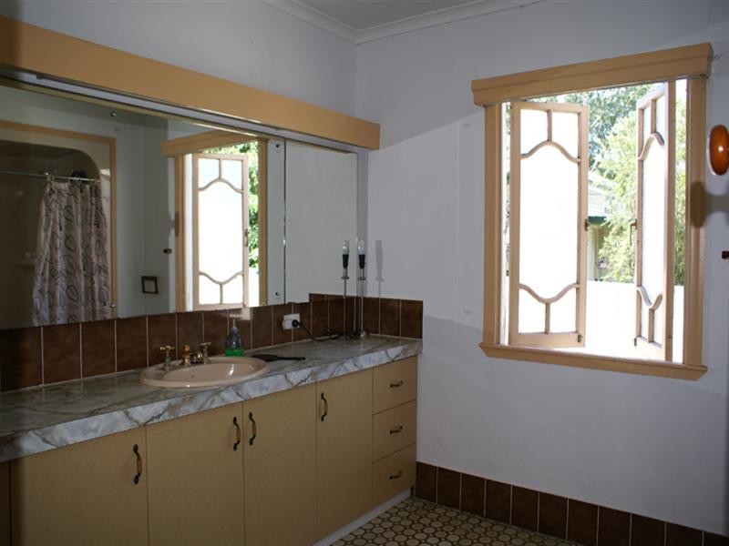 132 King Arthur Terrace, Tennyson QLD 4105