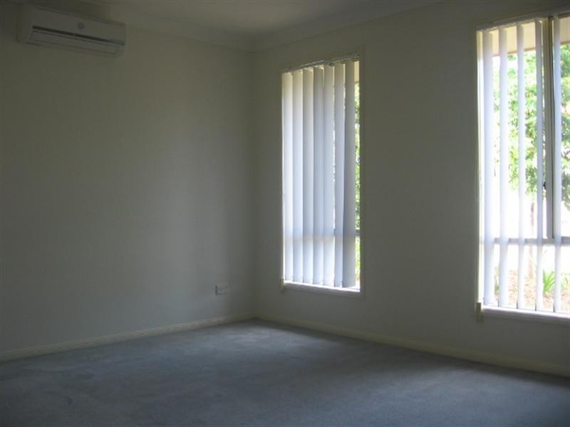 12 Florence Place, Oxley QLD 4075