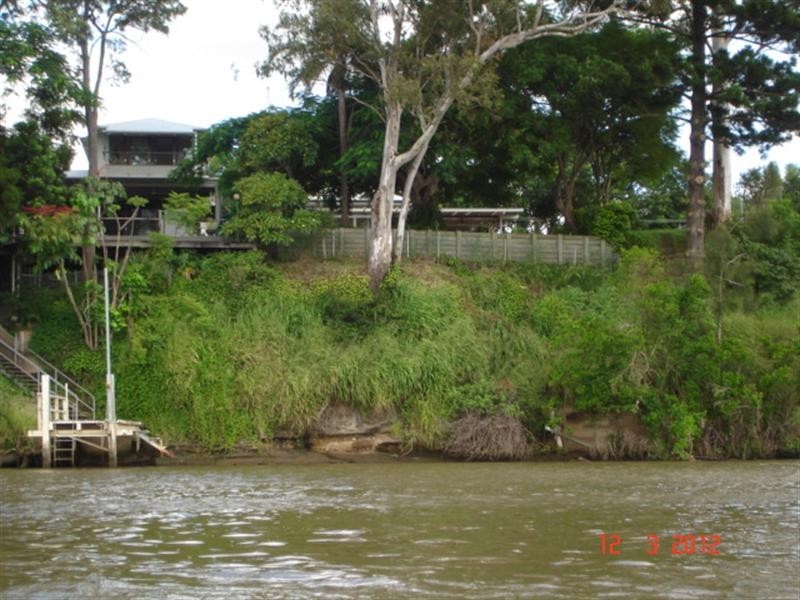 11 King Arthur Terrace, Tennyson QLD 4105