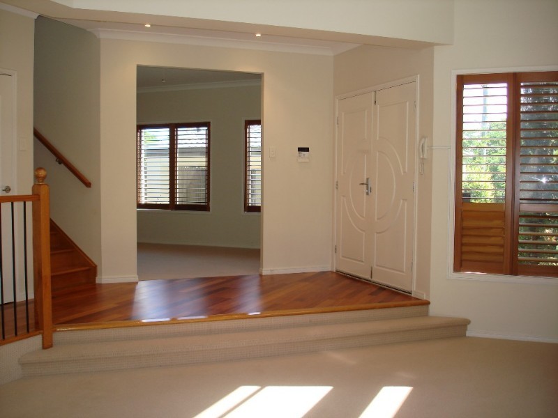 70 Robertson Street, Sherwood QLD 4075