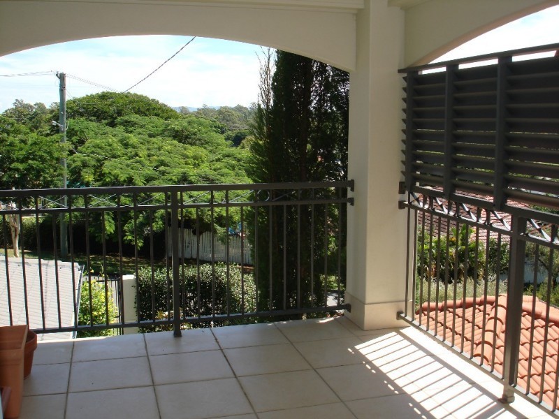 70 Robertson Street, Sherwood QLD 4075