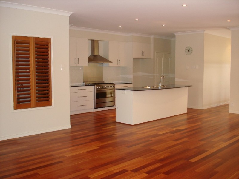 70 Robertson Street, Sherwood QLD 4075