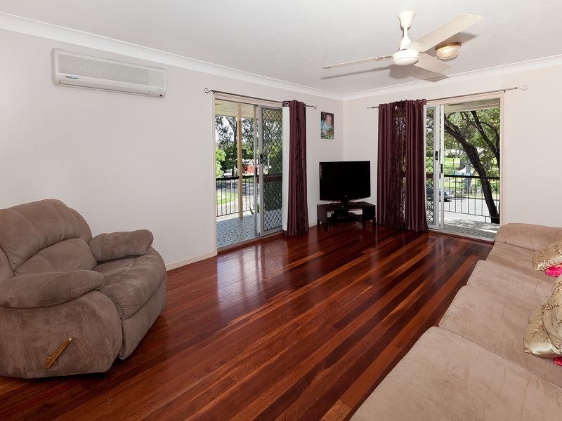 894 Oxley Road, Oxley QLD 4075