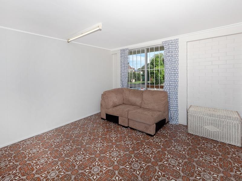 894 Oxley Road, Oxley QLD 4075