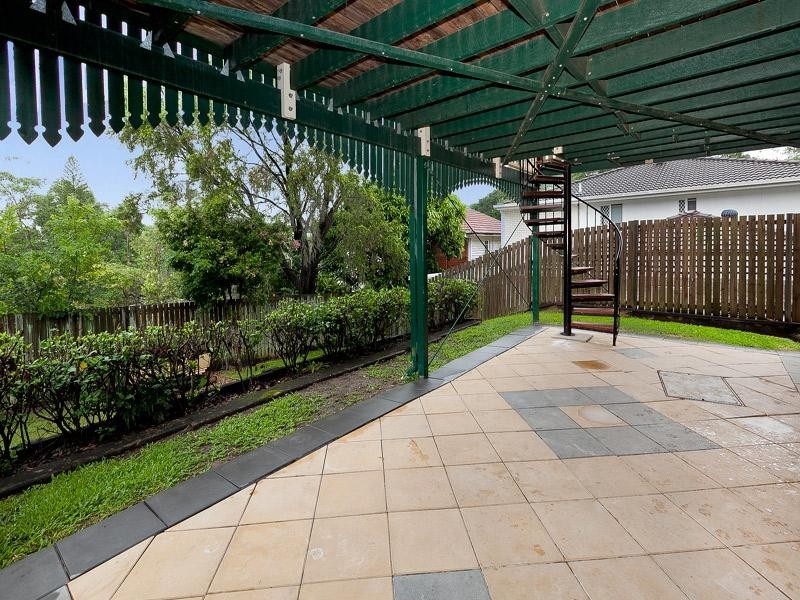 76 Sheffield Street, Oxley QLD 4075