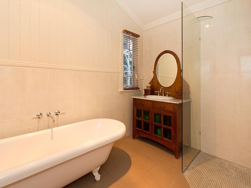 183 Verney Road East, Graceville QLD 4075