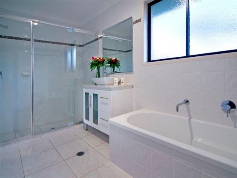 24 Tweedale Street, Graceville QLD 4075