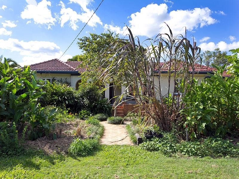 9 Sheffield Street, Oxley QLD 4075