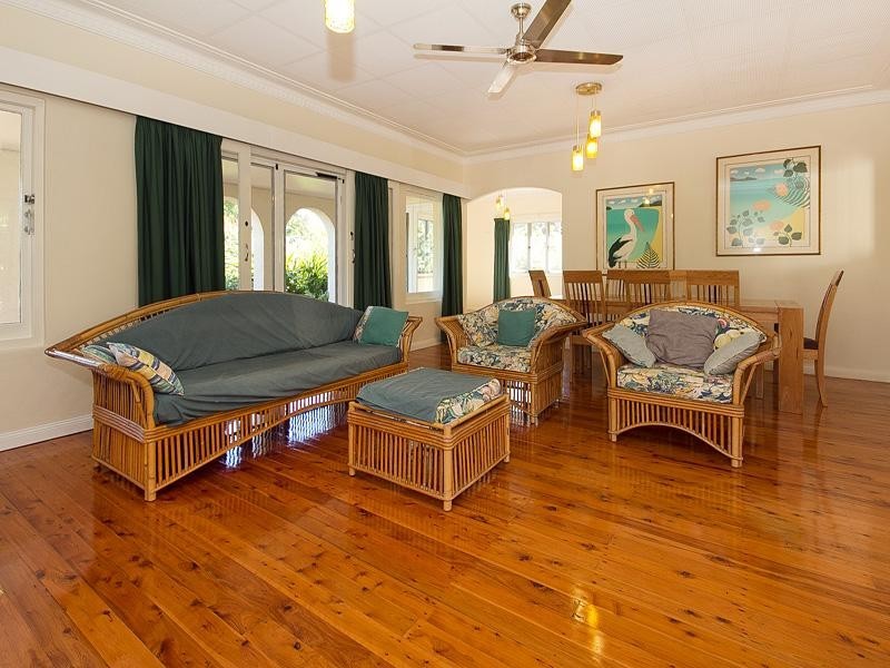 9 Sheffield Street, Oxley QLD 4075