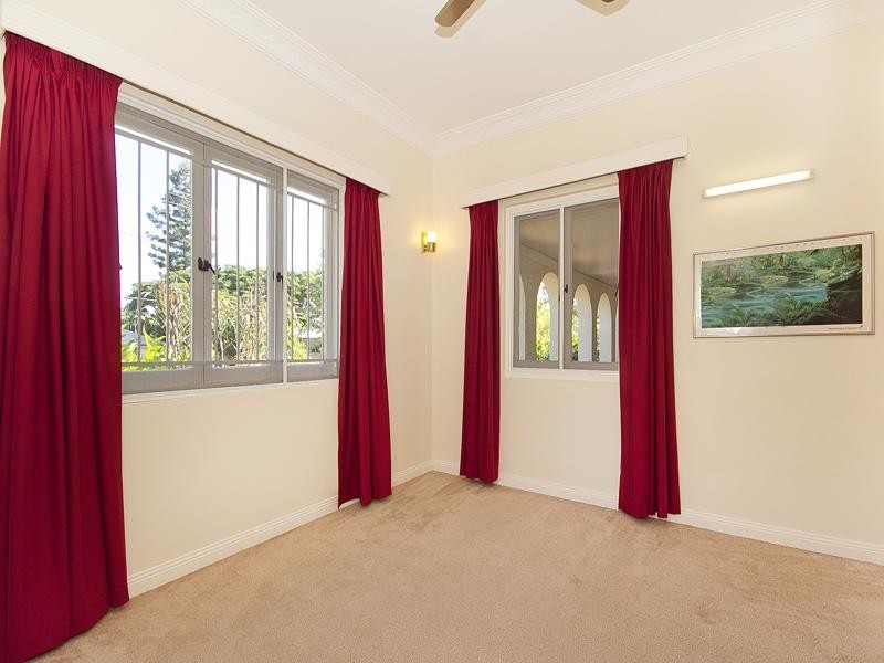 9 Sheffield Street, Oxley QLD 4075