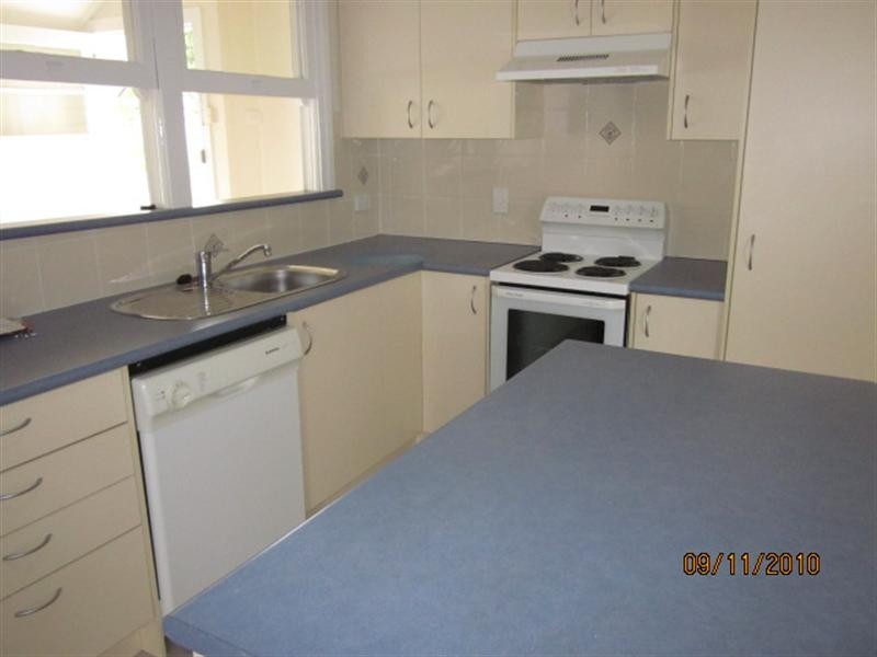 32 California Road, Oxley QLD 4075