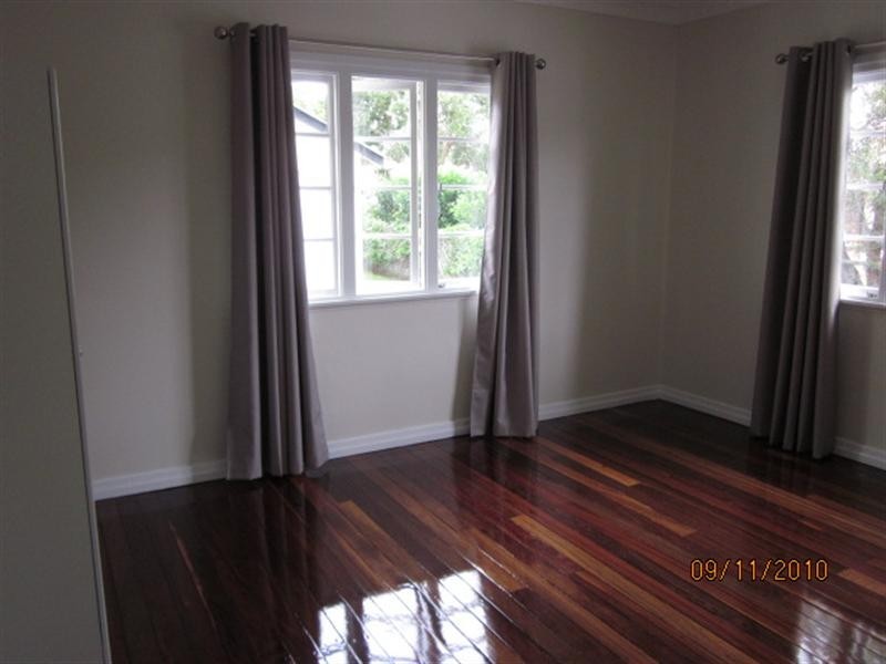 32 California Road, Oxley QLD 4075