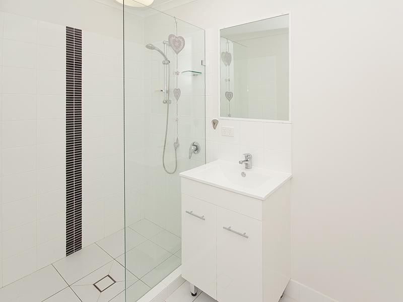 1/95 Strickland Terrace, Graceville QLD 4075