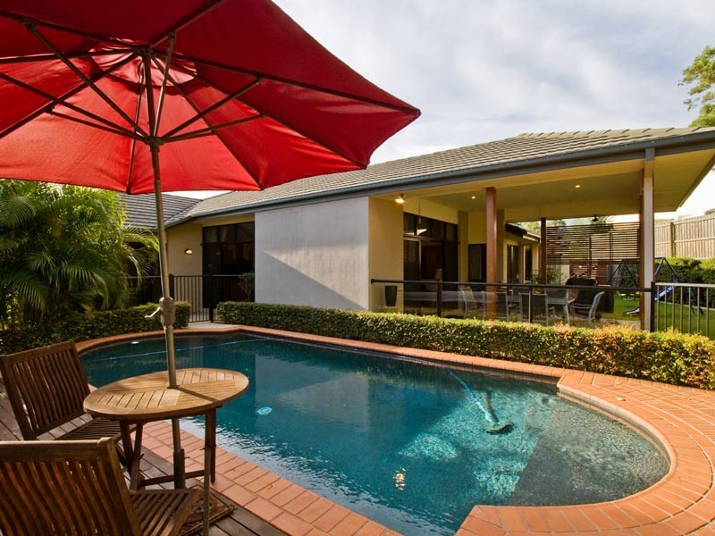 94 Brookeside Crescent, Seventeen Mile Rocks QLD 4073