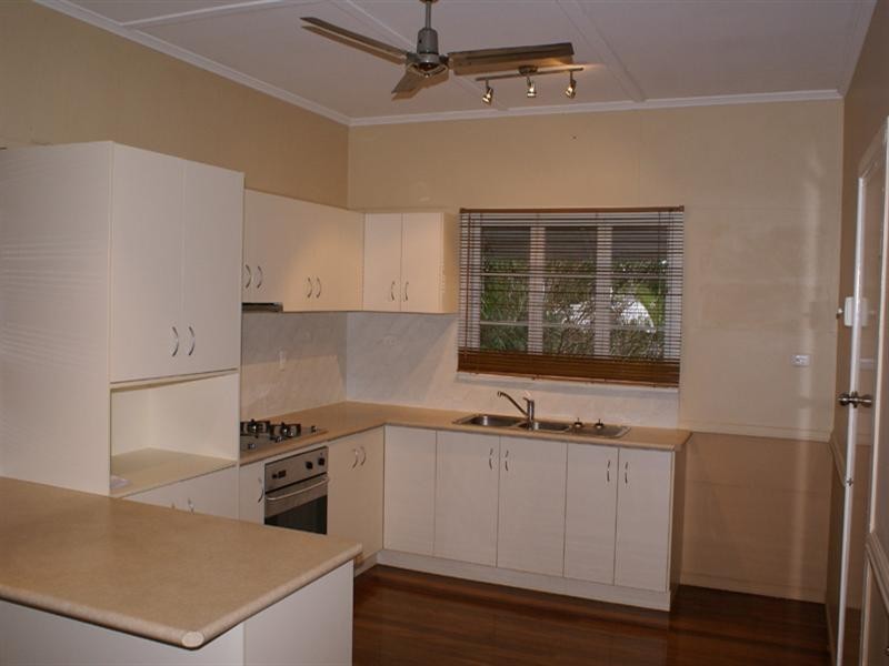 10 Tweedale Street, Graceville QLD 4075