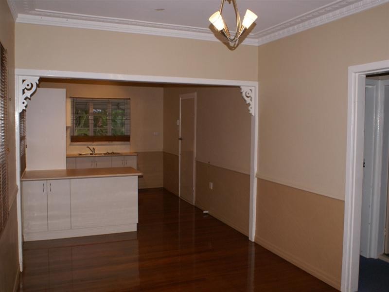 10 Tweedale Street, Graceville QLD 4075