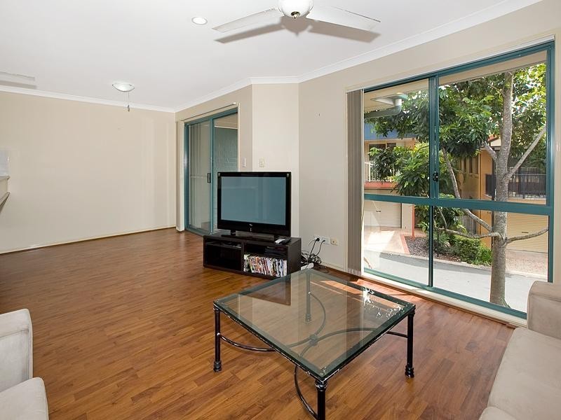 61/316 Long Street E, Graceville QLD 4075