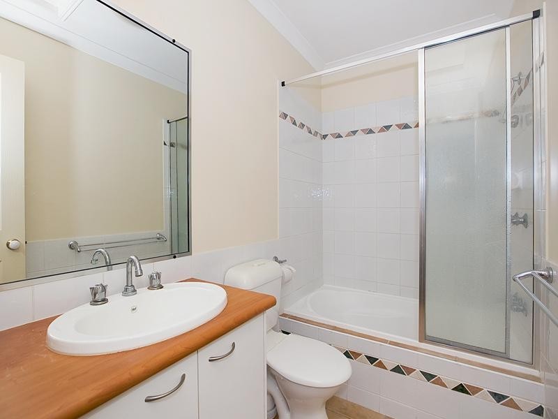 61/316 Long Street E, Graceville QLD 4075