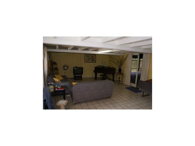 24 Weinholt Street, Sherwood QLD 4075