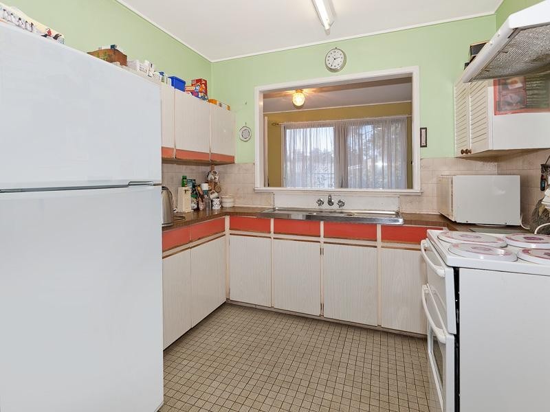 82 Lancelot Street, Tennyson QLD 4105