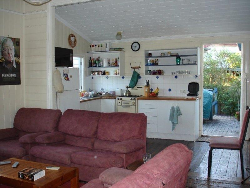 2 Glen Street, Highgate Hill QLD 4101
