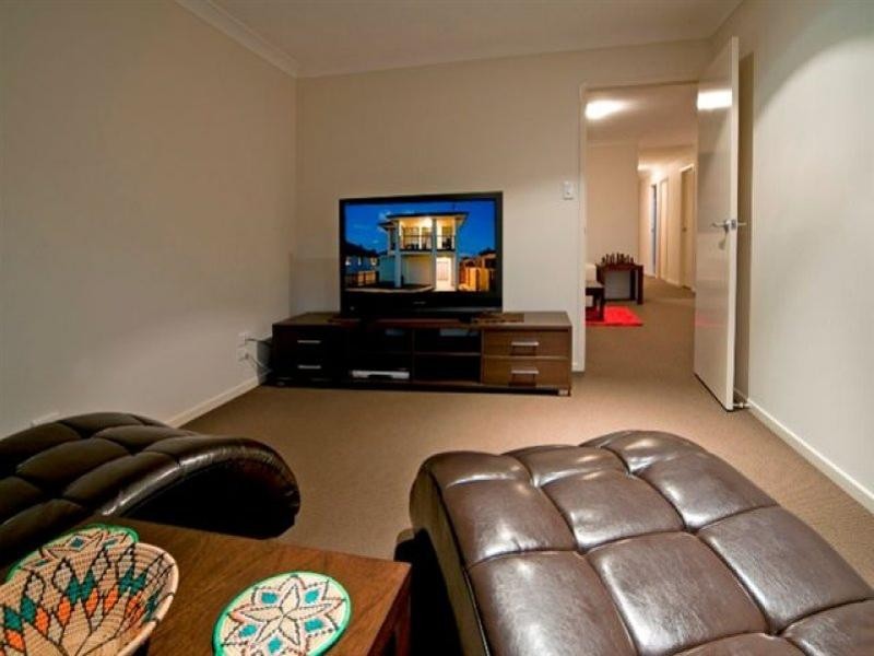 24 Tweedale Street, Graceville QLD 4075