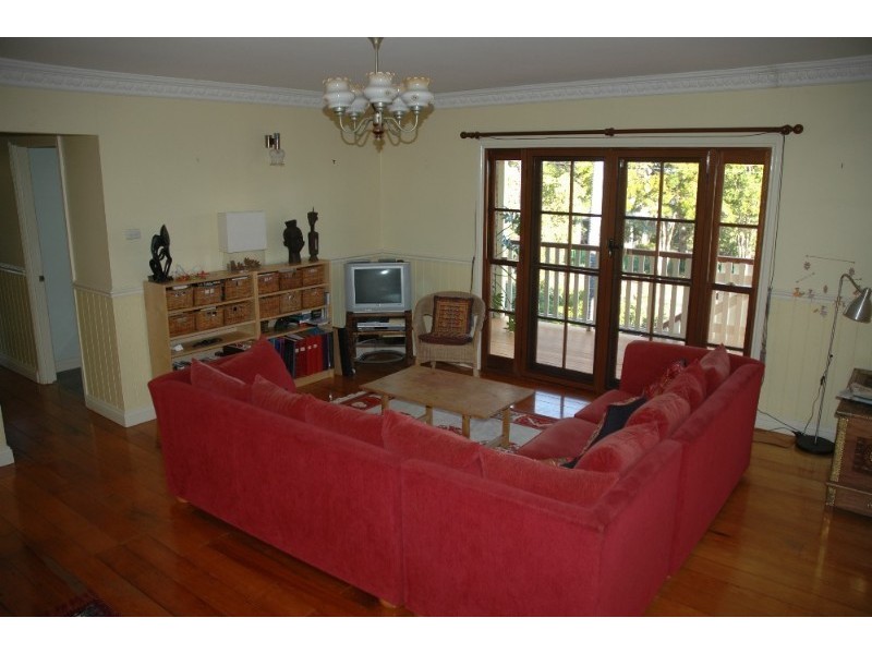 24 Thomas Street, Sherwood QLD 4075