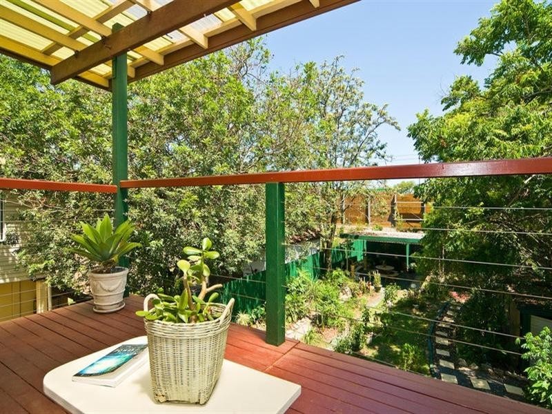 32 Lancelot Street, Tennyson QLD 4105