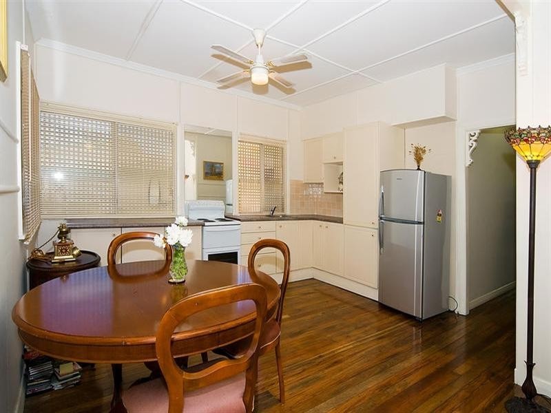 32 Lancelot Street, Tennyson QLD 4105