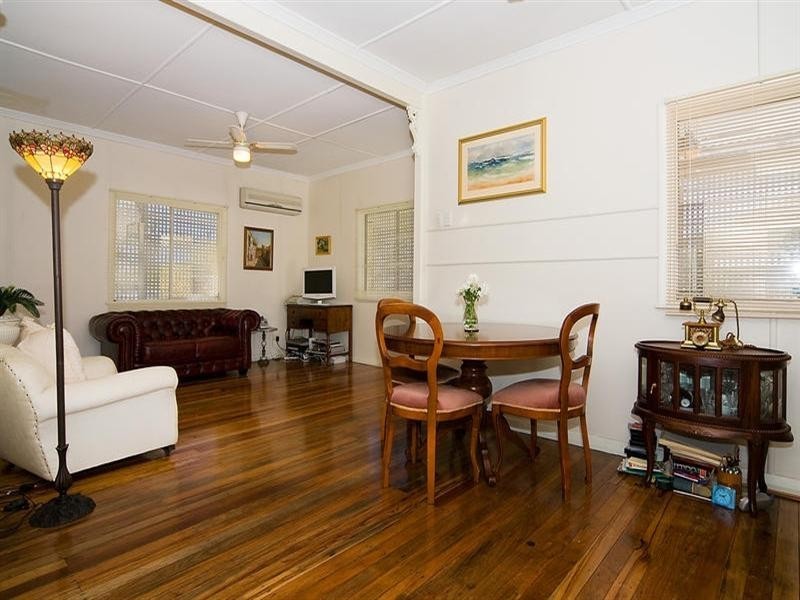 32 Lancelot Street, Tennyson QLD 4105