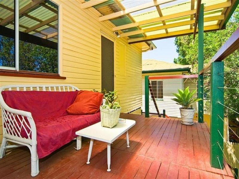 32 Lancelot Street, Tennyson QLD 4105