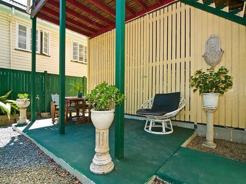 32 Lancelot Street, Tennyson QLD 4105