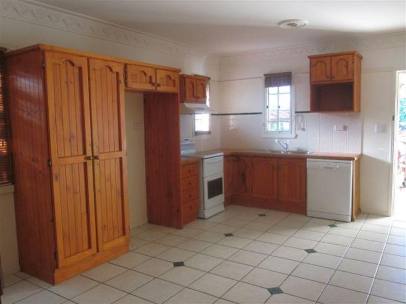 223 Verney Road East, Graceville QLD 4075