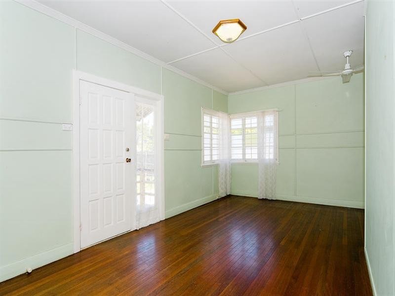 4 David Street, Tennyson QLD 4105