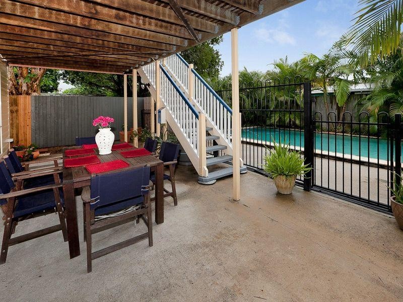 116 Graceville Avenue, Graceville QLD 4075