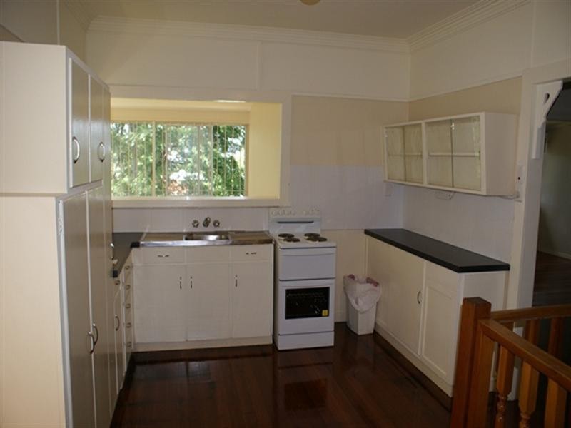 24 Henderson Street, Oxley QLD 4075