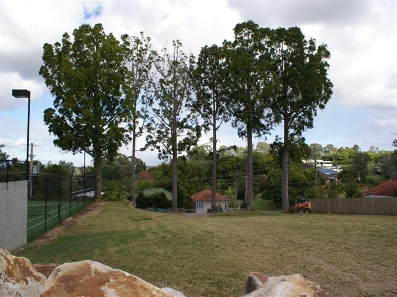 190 Cliveden Avenue, Corinda QLD 4075