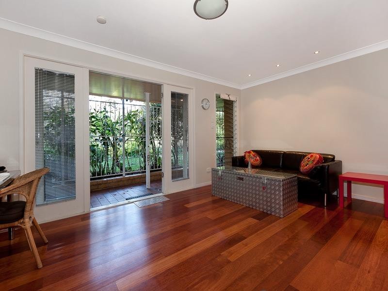 54 Fort Road, Oxley QLD 4075