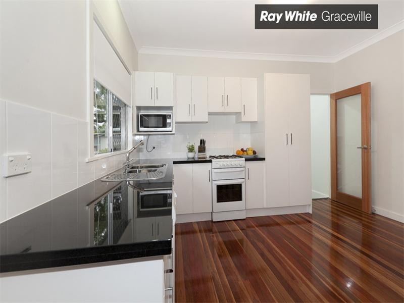 46 Oxley Station Road, Oxley QLD 4075