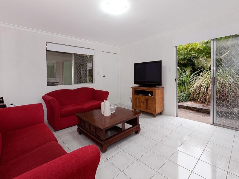 46 Oxley Station Road, Oxley QLD 4075