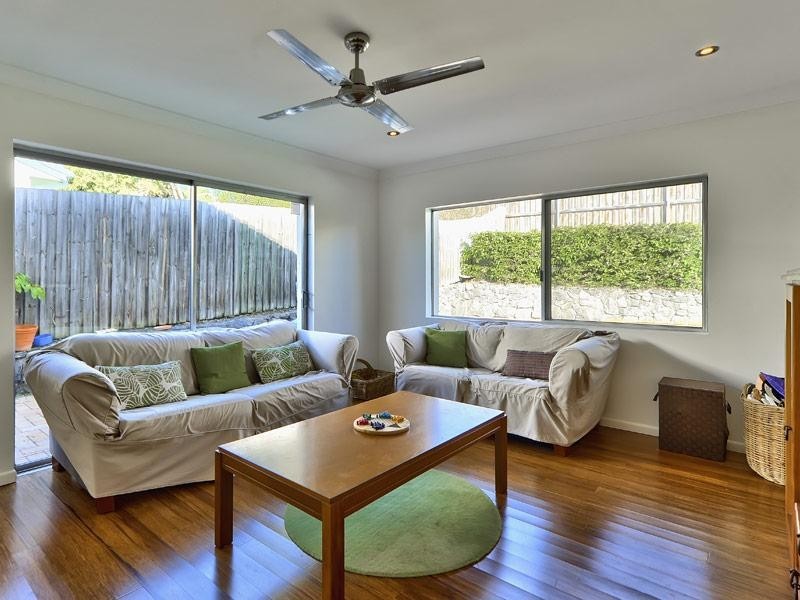 132 Mt Ommaney Drive, Jindalee QLD 4074