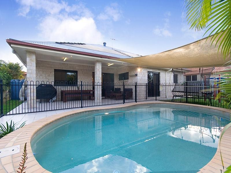 10 Selkirk Close, Oxley QLD 4075