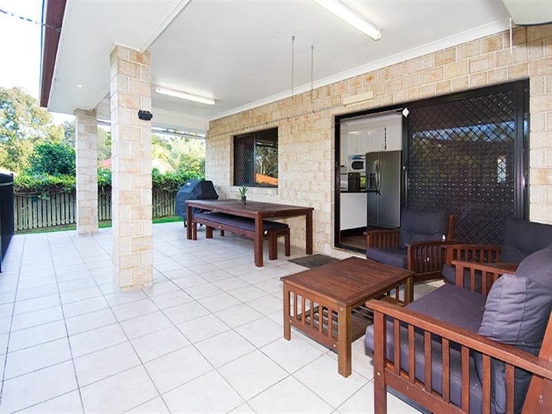 10 Selkirk Close, Oxley QLD 4075