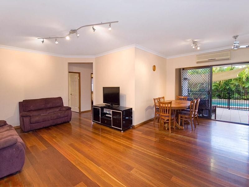 10 Selkirk Close, Oxley QLD 4075