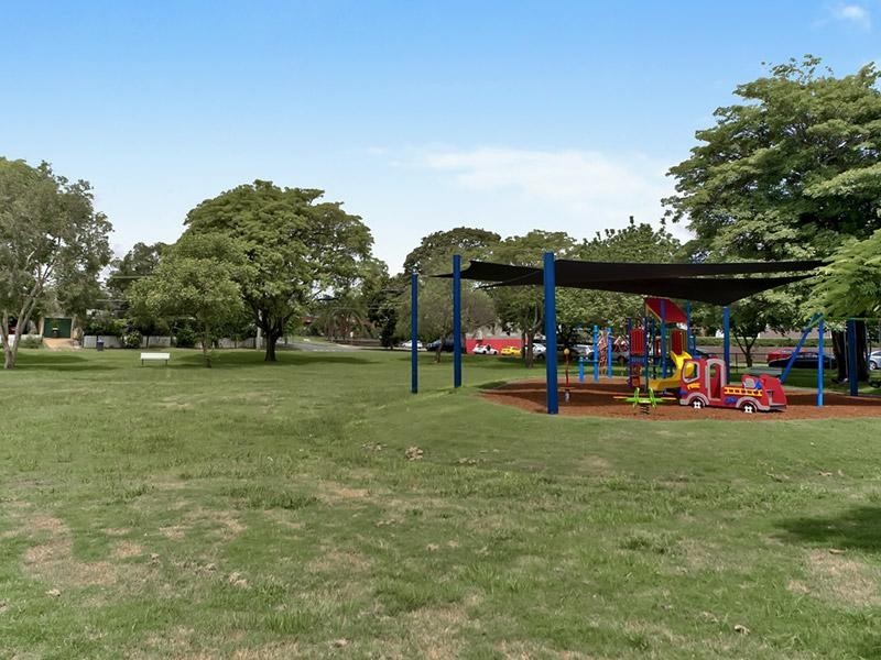 313 Verney Road East, Graceville QLD 4075