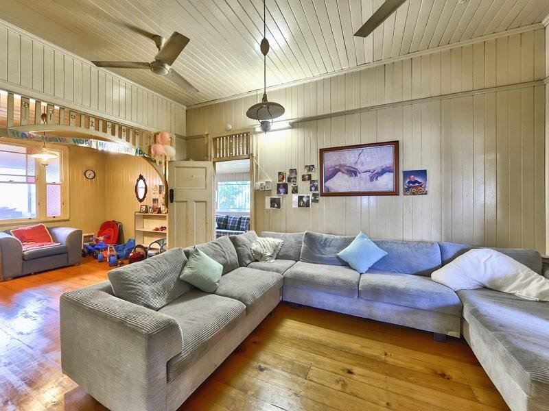 8 Erinvale Street, Corinda QLD 4075