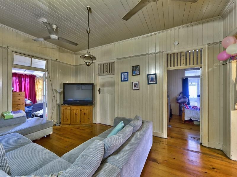 8 Erinvale Street, Corinda QLD 4075