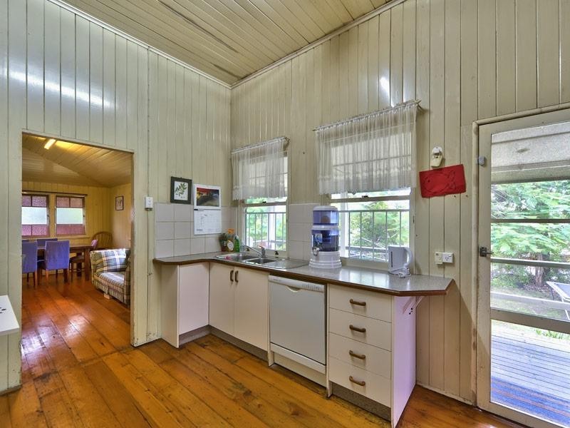 8 Erinvale Street, Corinda QLD 4075