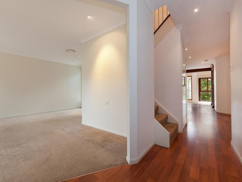 17 Rathlyn Avenue, Corinda QLD 4075