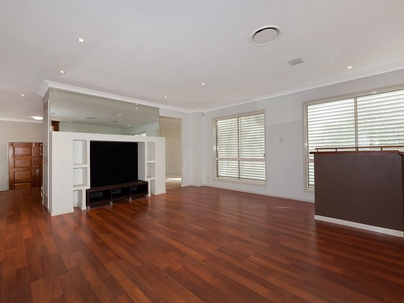 17 Rathlyn Avenue, Corinda QLD 4075